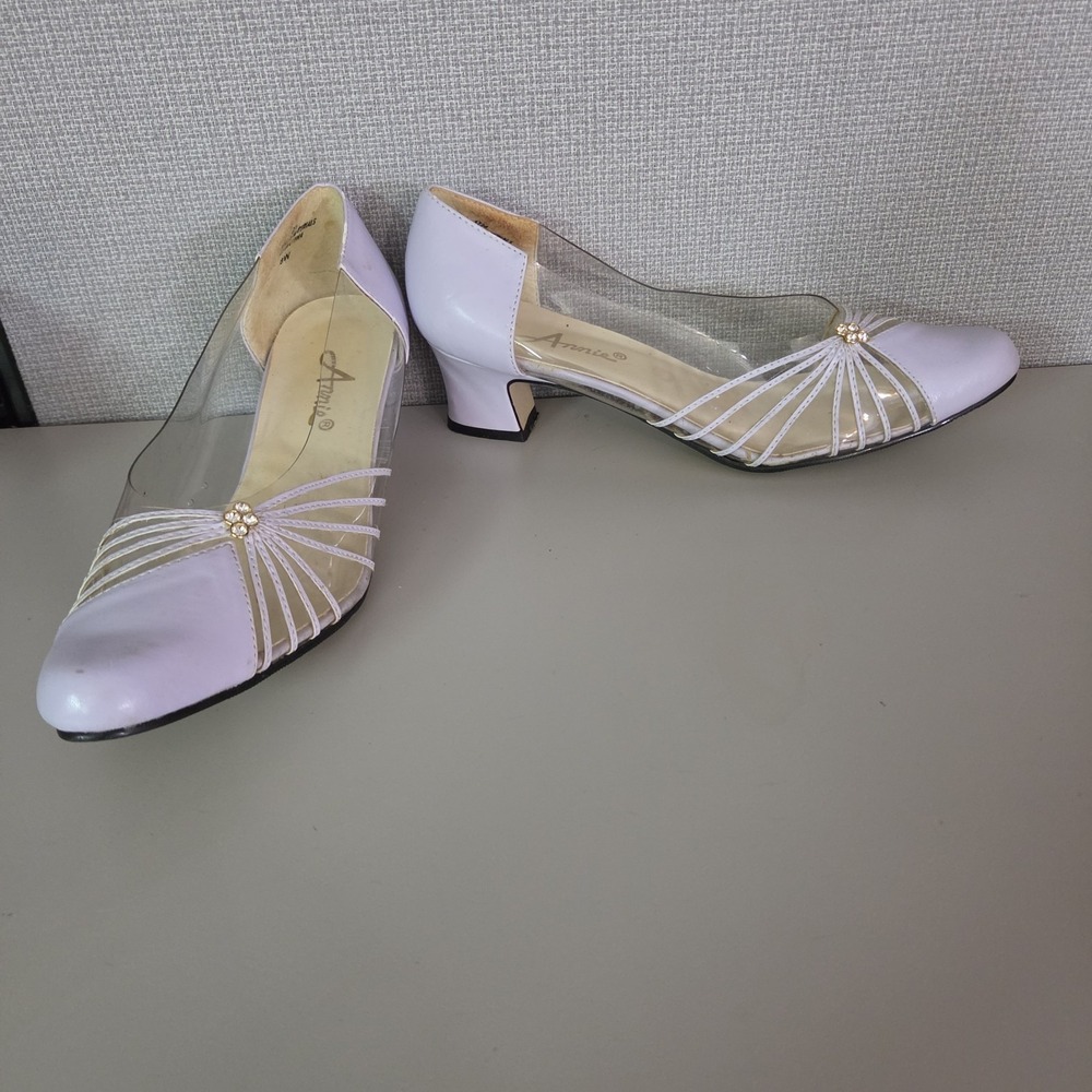 Vtg Annie Clear & White low-heel pumps Size 8 Rhinestone Accent